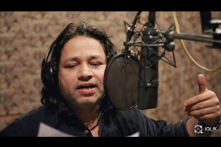 Kailash-Kher-Has-Recorded-a-Special-Song-For-Gopala-Gopala-Movie